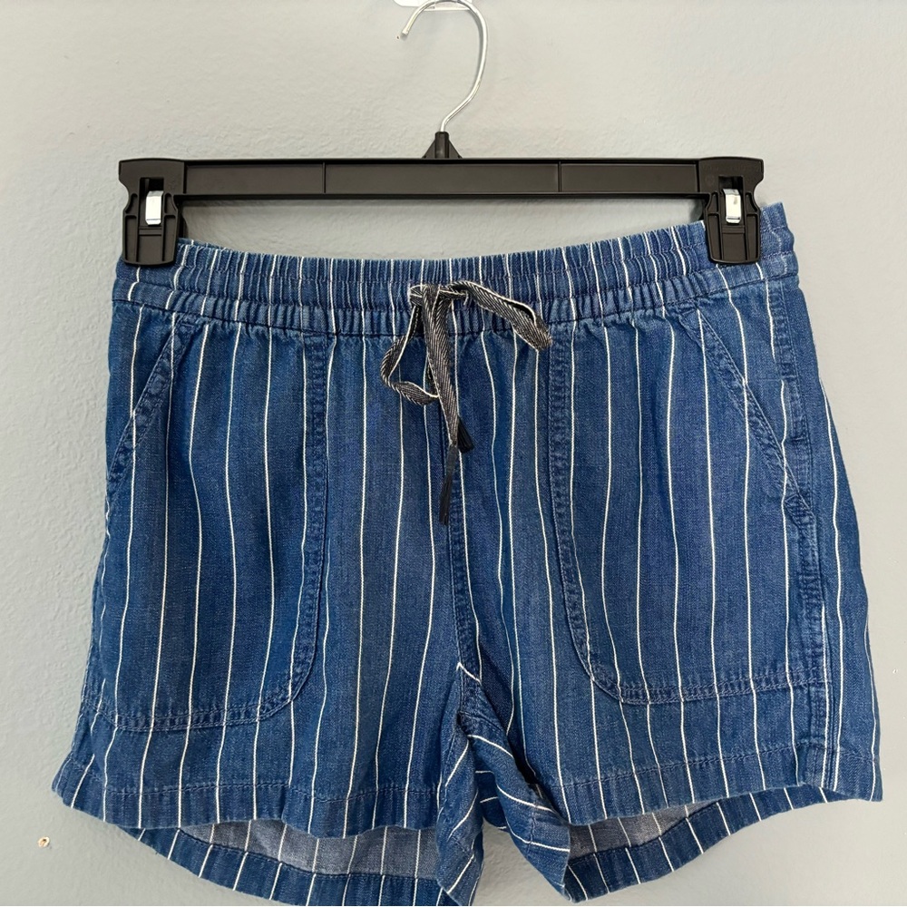 J Crew denim w white stripes shorts. Size XS. - Picture 3 of 4